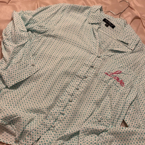 Heart button down blouse - Picture 2 of 3